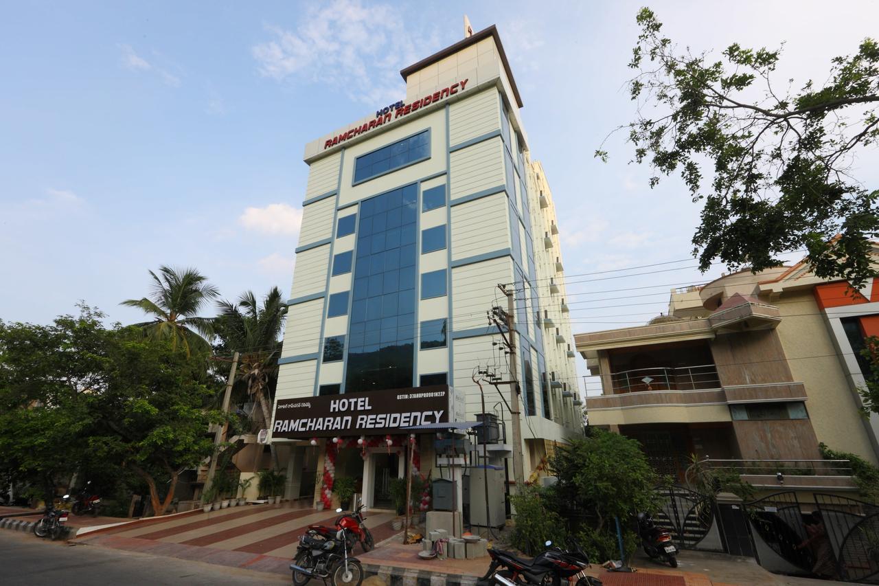 Oyo 15115 Hotel Ramcharan Residency Тирупати Экстерьер фото